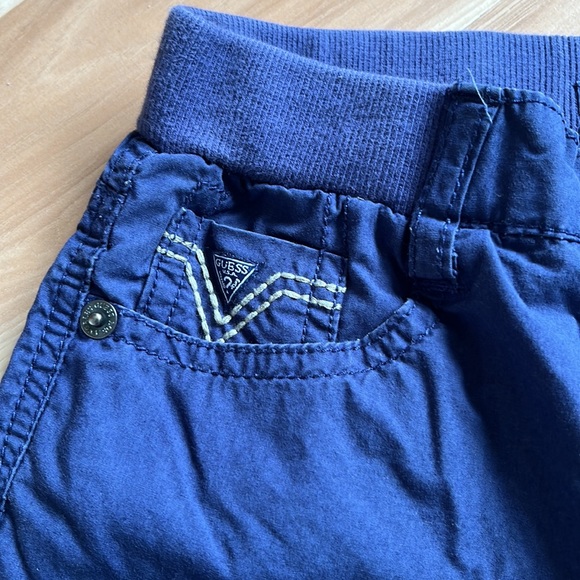Kids shorts, dark blue, size 7, elastic wristband and zipper and button. - Picture 4 of 5